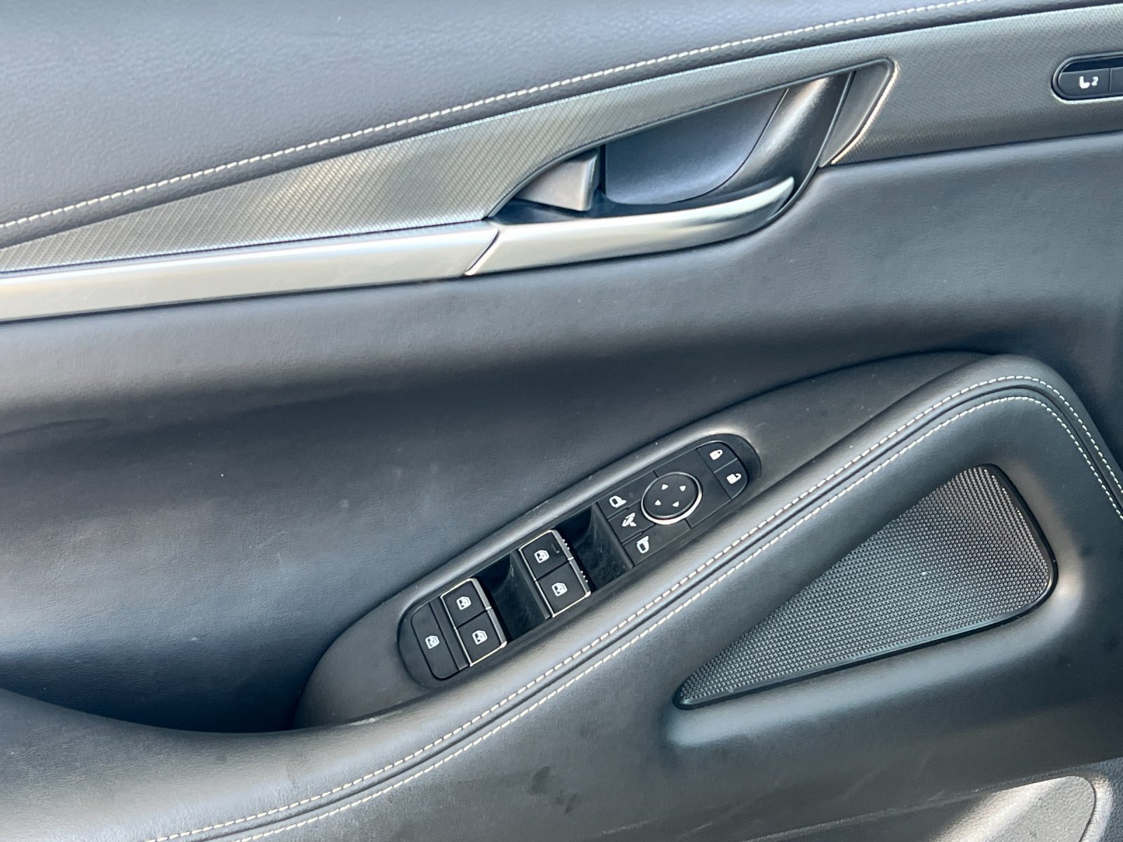 Used 2022 INFINITI QX60 Luxe w/ Cargo Package FWD image 11