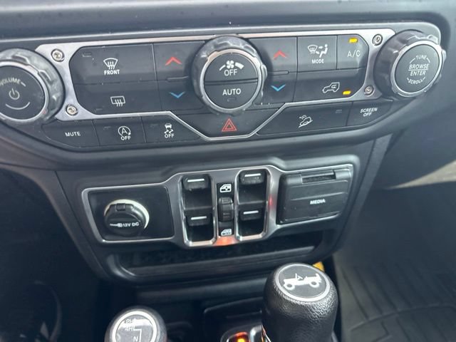 Used 2018 Jeep Wrangler Unlimited Sahara AWD/4WD image 21
