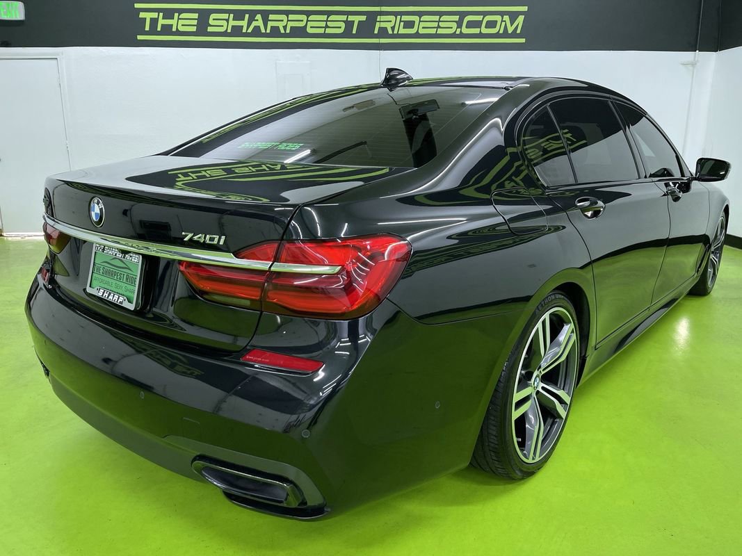 Used 2017 BMW 740i image 10