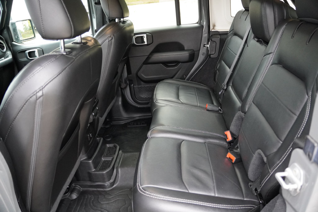 Certified 2020 Jeep Wrangler Unlimited Sahara AWD/4WD image 18