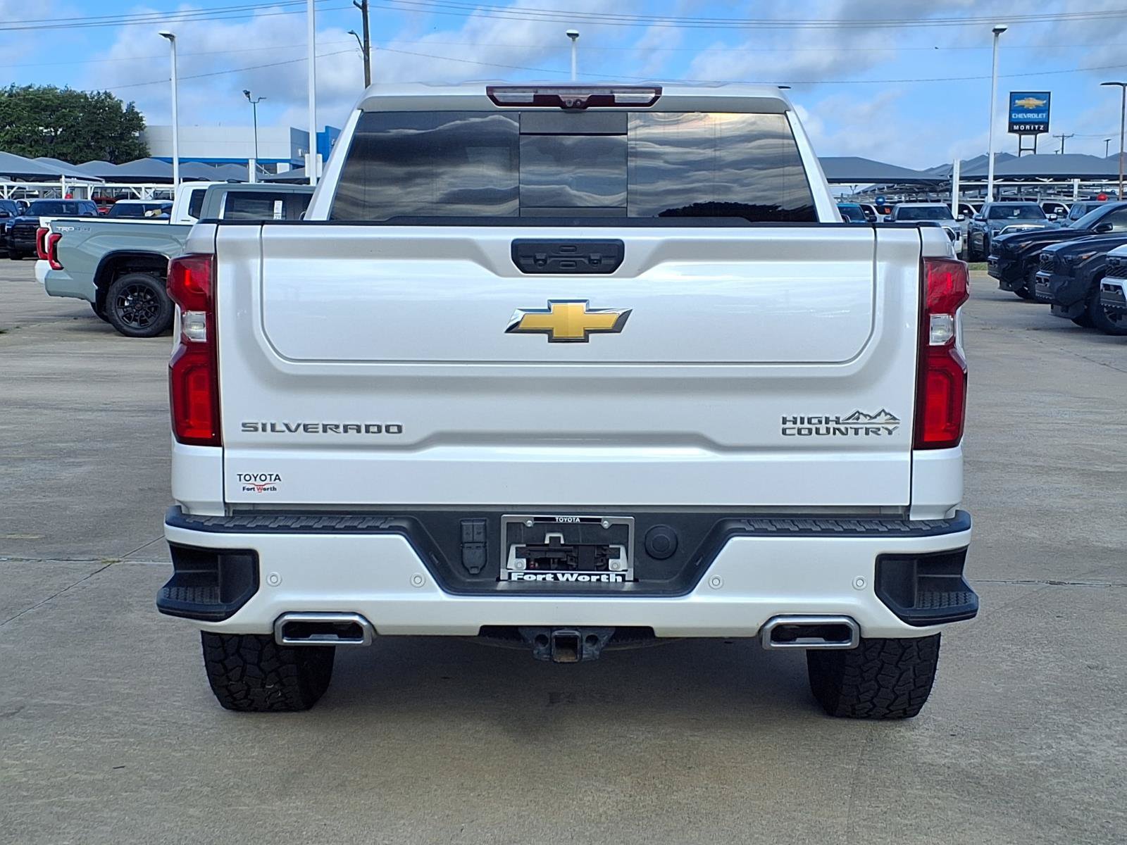 Used 2023 Chevrolet Silverado 1500 High Country w/ Technology Package AWD/4WD image 8