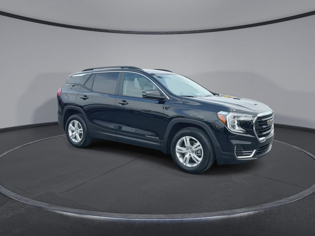 Certified 2024 GMC Terrain SLE w/ Driver Convenience Package image 2