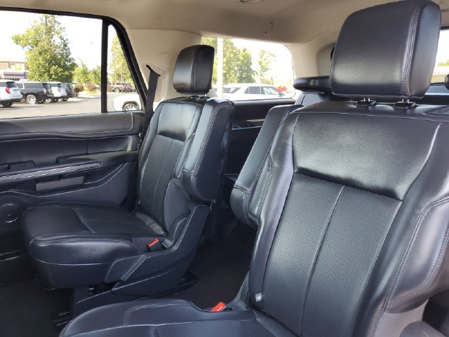 Used 2024 Ford Expedition XLT AWD/4WD image 32