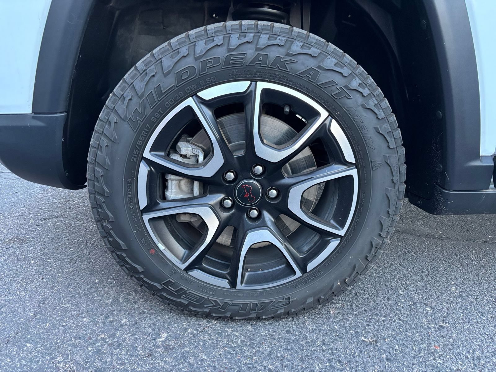 Used 2025 Jeep Compass Trailhawk AWD/4WD image 29