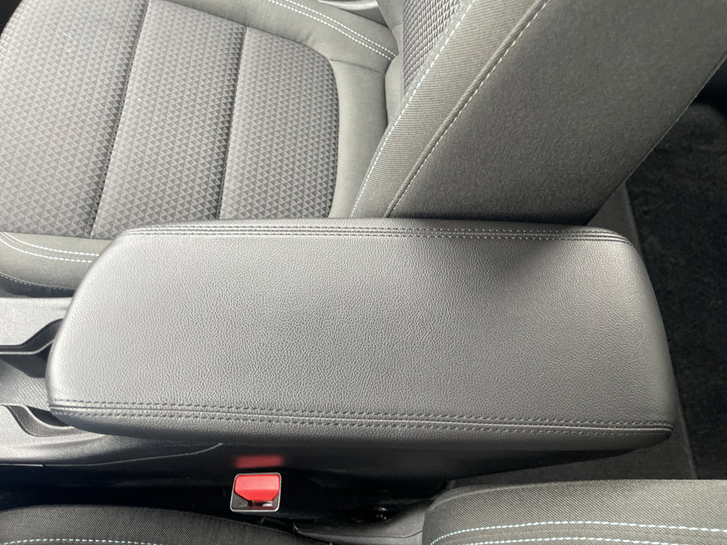 Used 2022 Chevrolet Bolt EUV LT FWD image 40