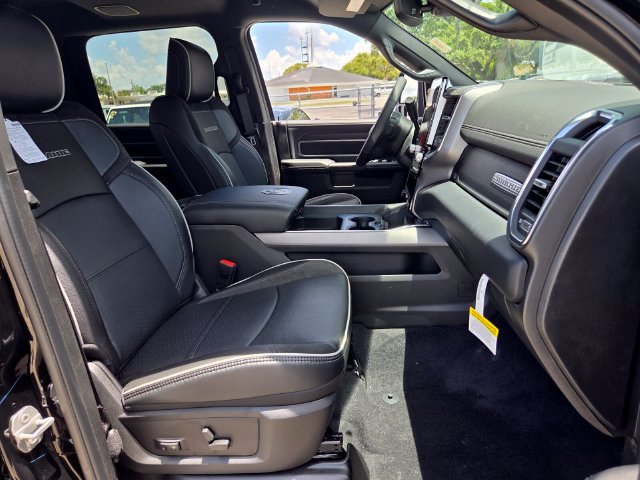 New 2026 RAM 2500 Laramie AWD/4WD image 17