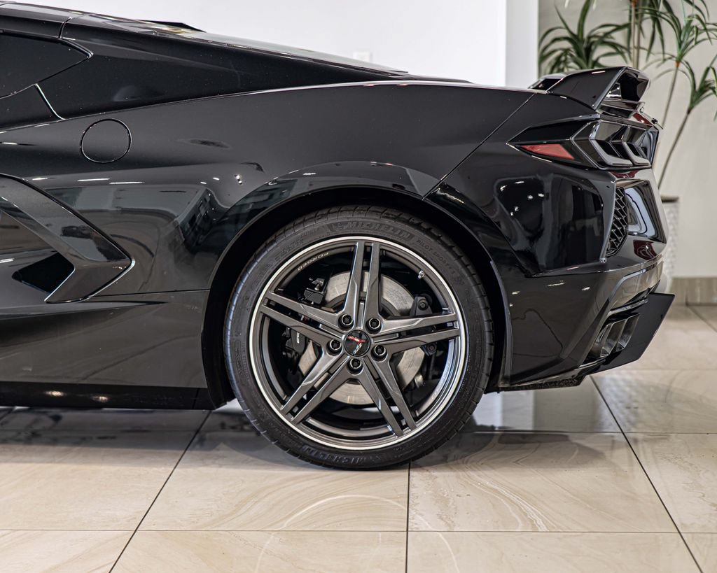 Used 2024 Chevrolet Corvette Stingray Preferred Cpe w/ Z51 Performance Package RWD image 8