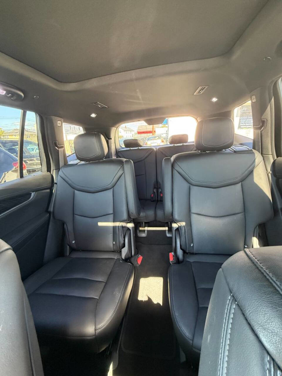 Used 2022 Cadillac XT6 Premium Luxury w/ Technology Package image 9