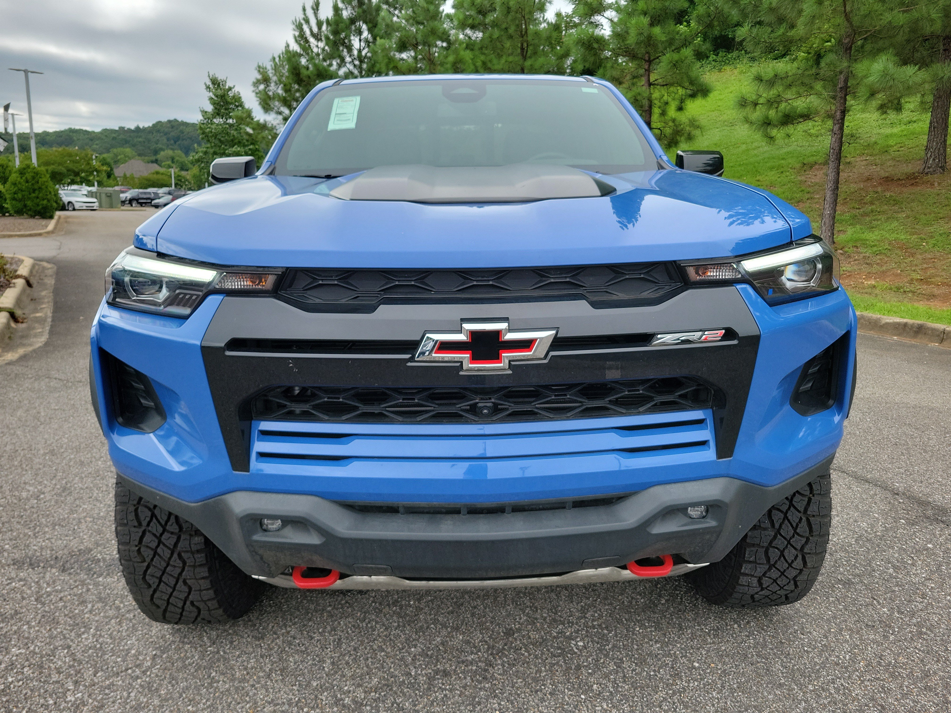 Used 2025 Chevrolet Colorado ZR2 w/ Midnight Edition AWD/4WD image 8
