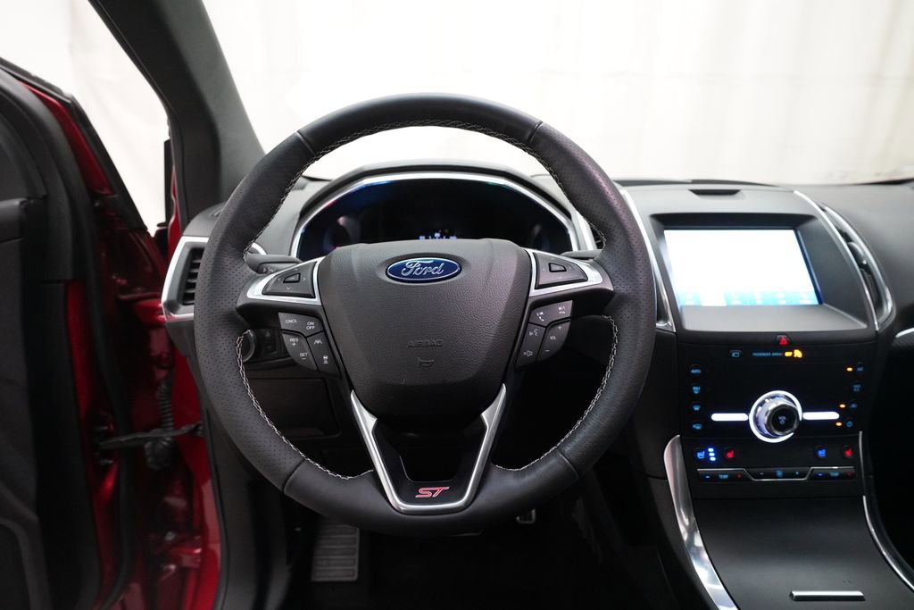 Used 2020 Ford Edge ST w/ Equipment Group 401A AWD/4WD image 4