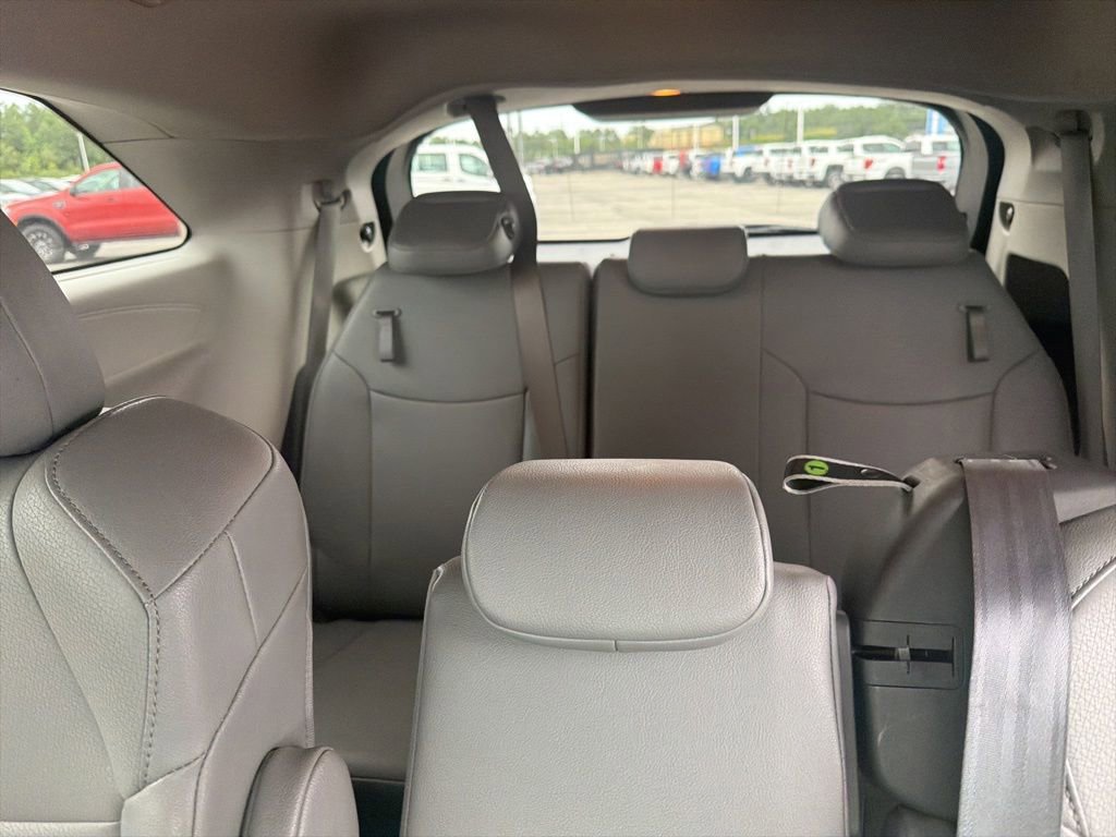 Used 2024 Toyota Sienna XLE FWD image 14
