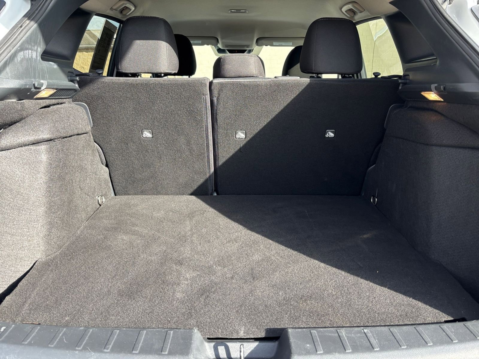 Used 2025 Nissan Kicks SV AWD/4WD image 30