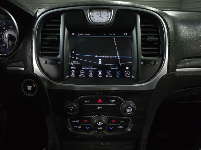 Used 2017 Chrysler 300 Limited w/ Value Package image 24