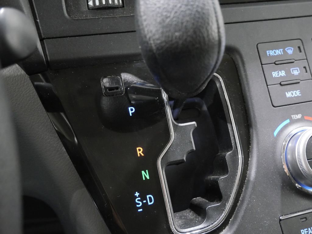 Used 2017 Toyota Sienna LE FWD image 21