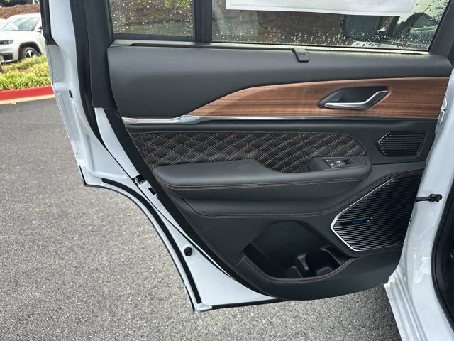 New 2025 Jeep Grand Cherokee Summit image 20