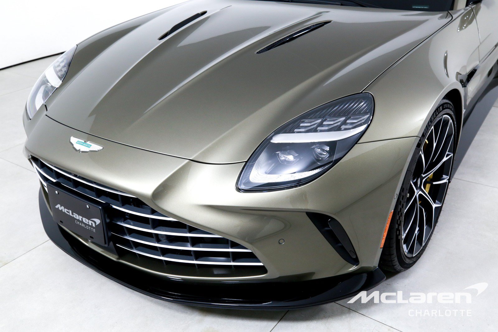 Used 2026 Aston Martin V8 Vantage S RWD image 29