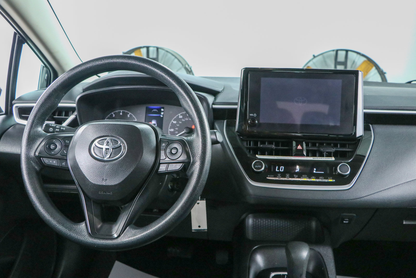 Used 2024 Toyota Corolla LE FWD image 17