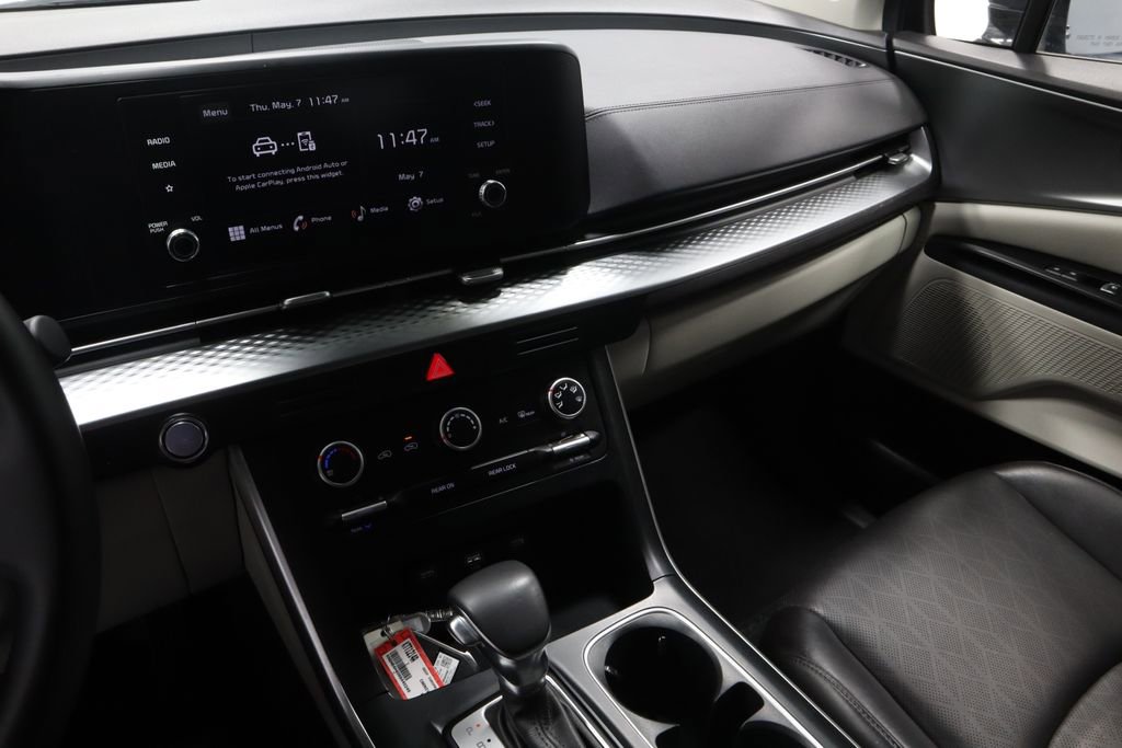 Used 2024 Kia Carnival LX FWD image 29