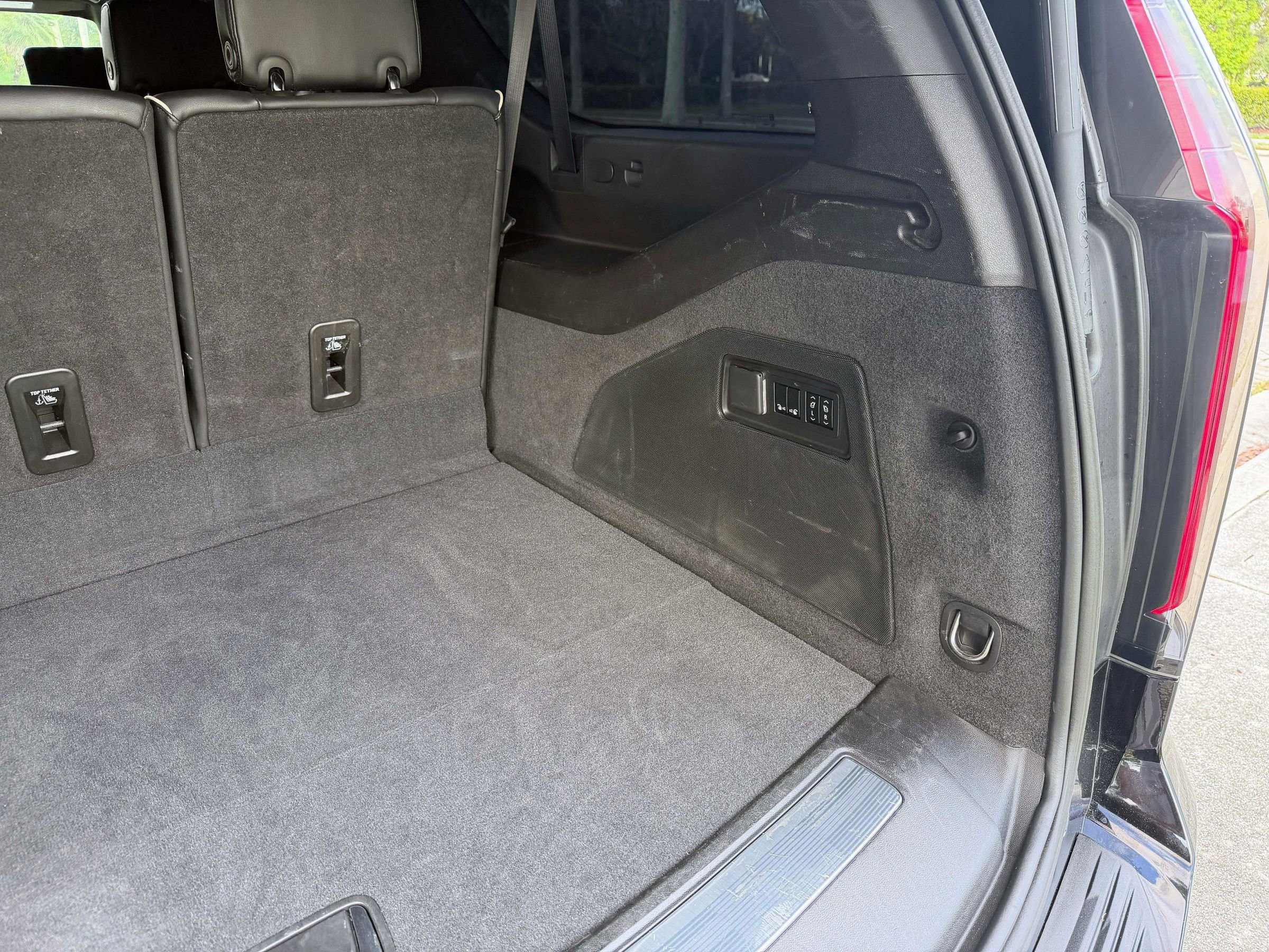 Used 2021 Cadillac Escalade ESV Premium Luxury w/ Performance Package RWD image 50