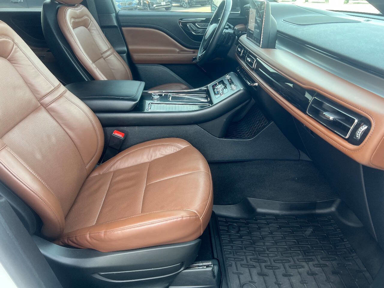 Used 2023 Lincoln Aviator Reserve w/ Class IV Trailer Tow Package image 21