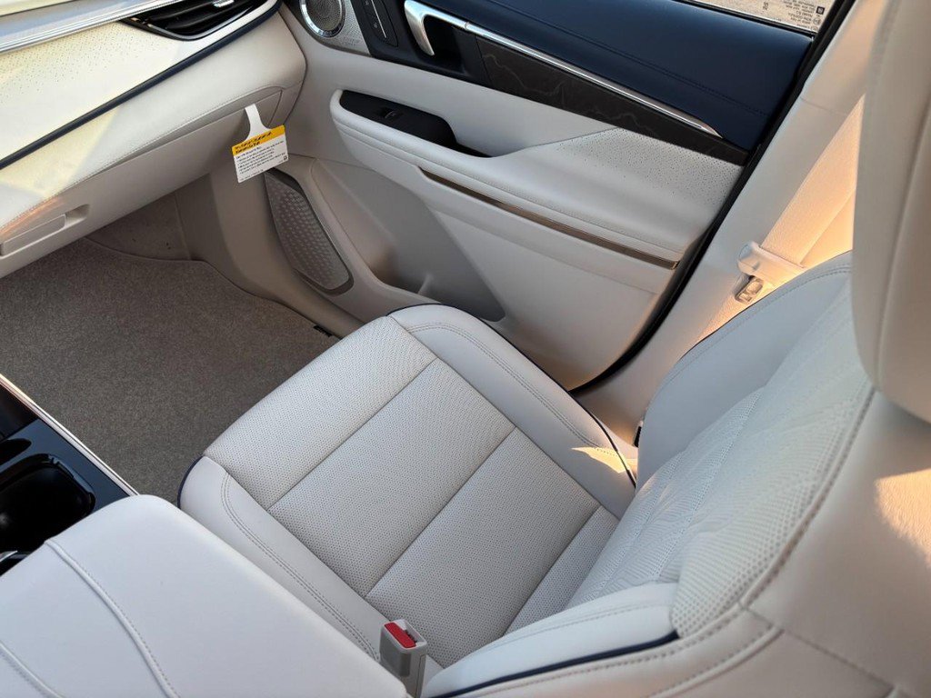 New 2026 Buick Enclave Avenir w/ Super Cruise Package image 16