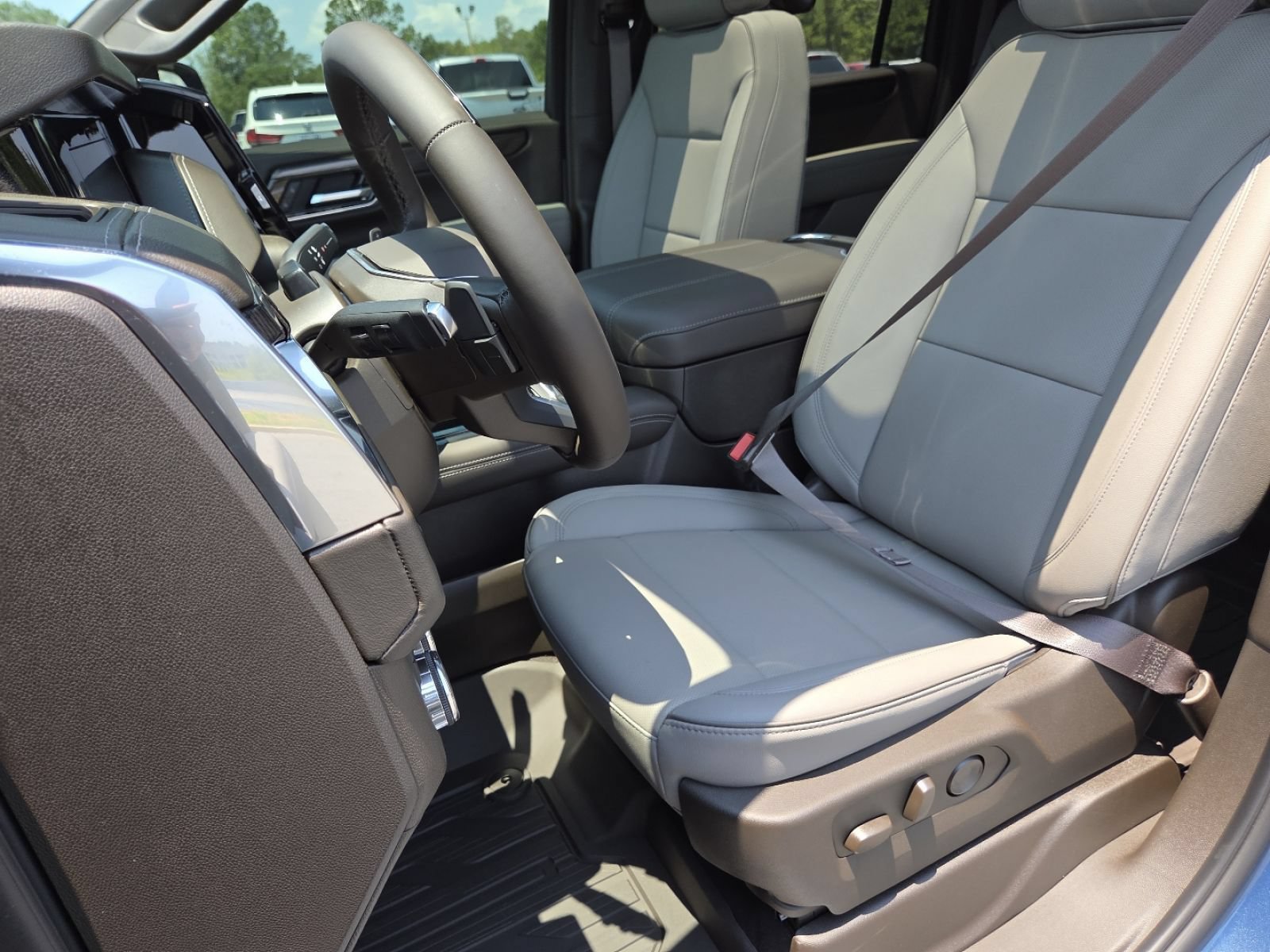New 2026 GMC Yukon XL Elevation w/ Elevation Premium Package AWD/4WD image 34