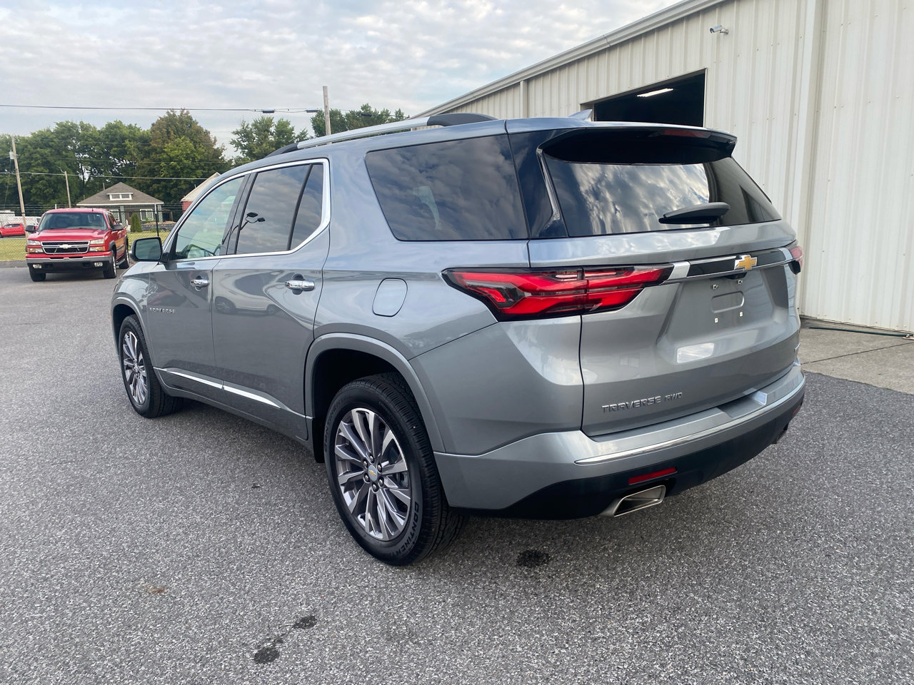 Used 2023 Chevrolet Traverse Premier image 7