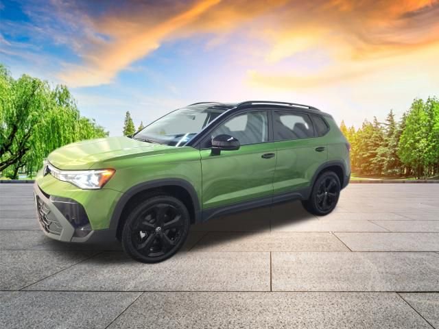 Used 2025 Volkswagen Taos SE image 7