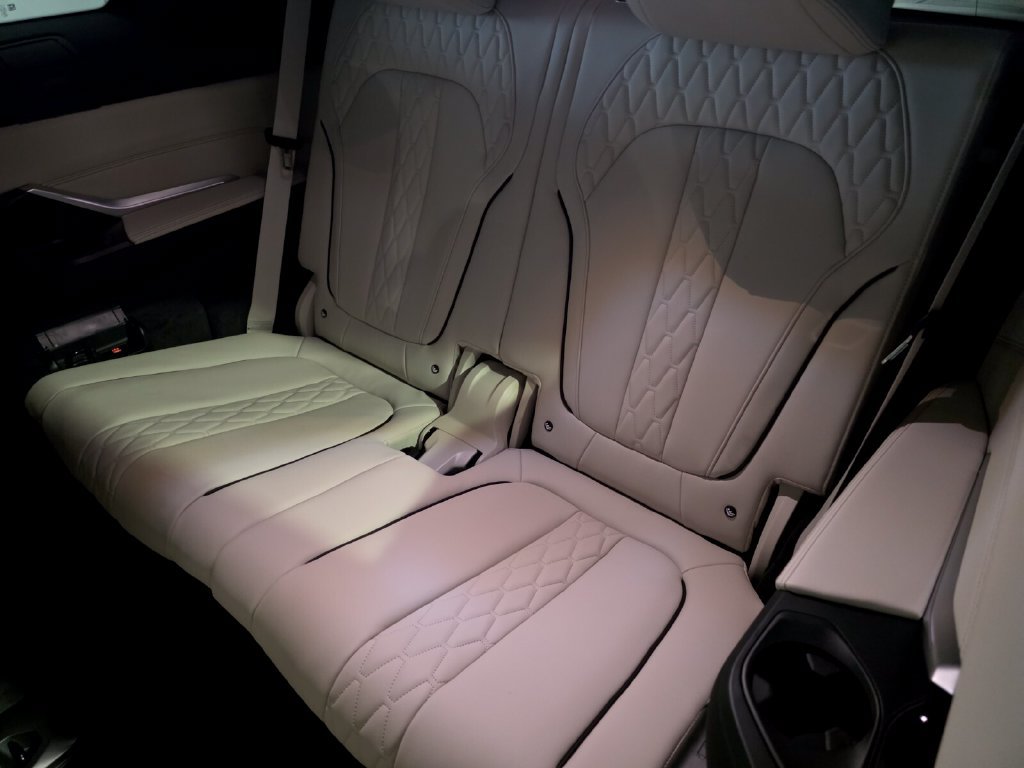 New 2027 BMW X7 M60i AWD/4WD image 13