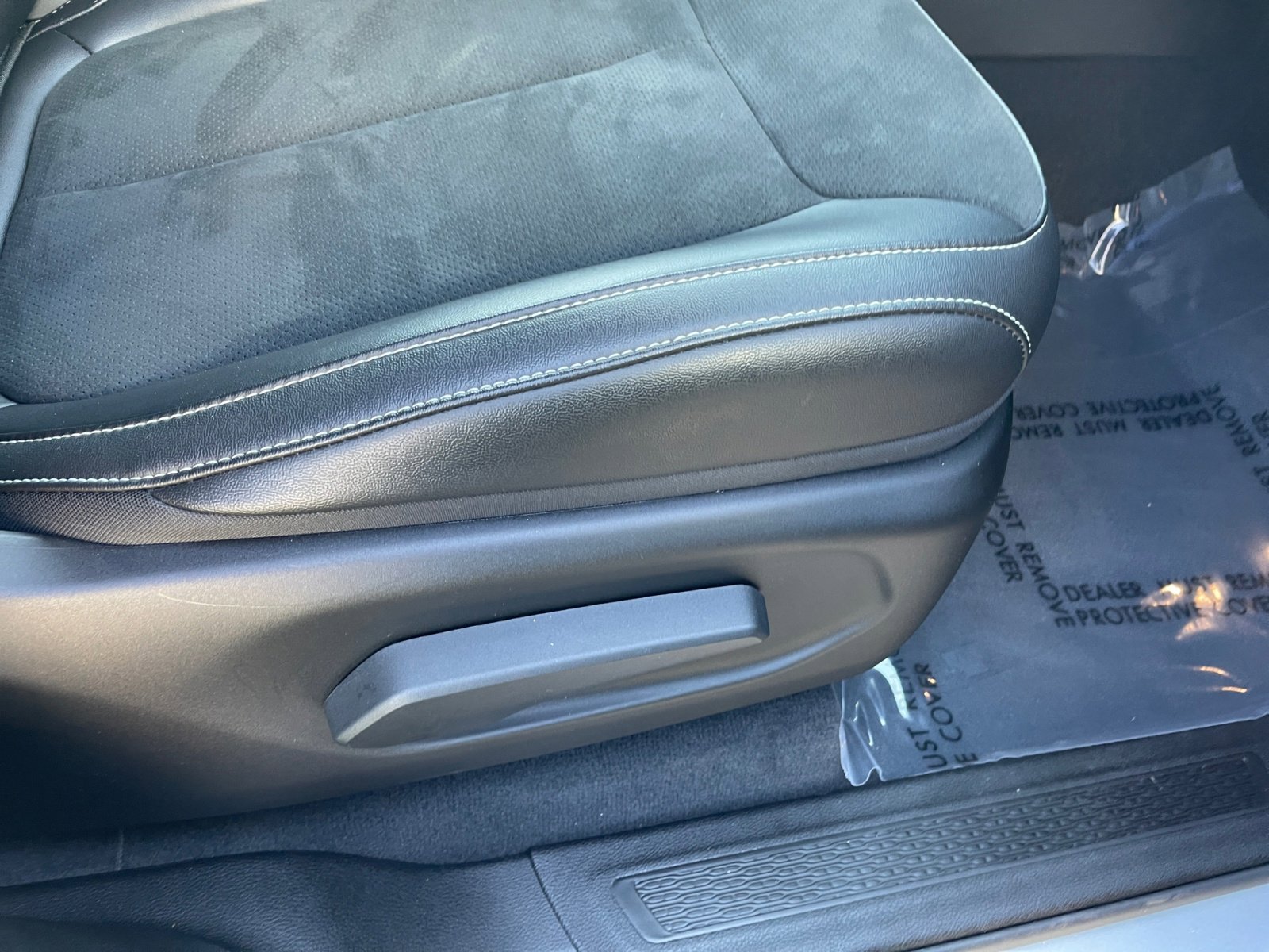 Used 2025 Jeep Grand Cherokee L Altitude image 30