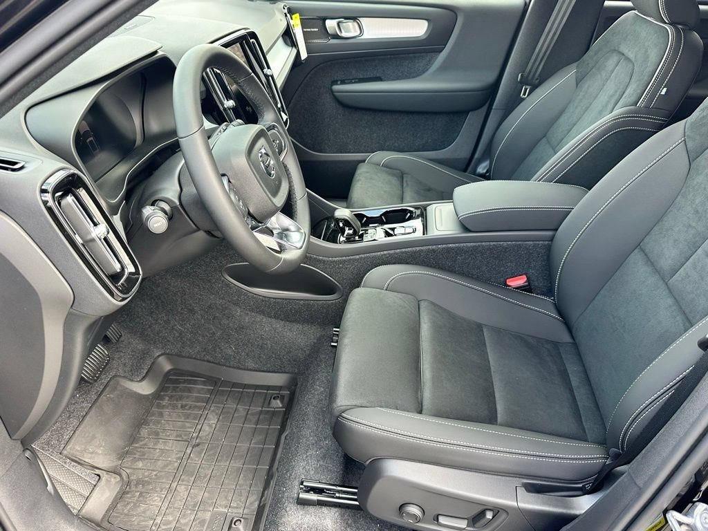 New 2026 Volvo XC40 B5 Ultra w/ Protection Package Premier AWD/4WD image 6