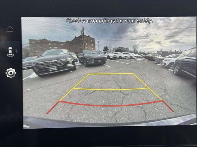 Used 2025 Hyundai Elantra SEL image 27