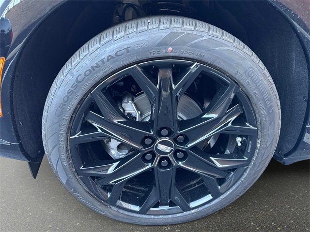 New 2025 Cadillac Optiq Sport 2 w/ LPO, ONYX Package image 9