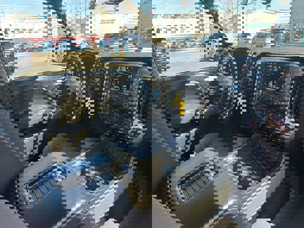 Used 2018 Chevrolet Silverado 1500 LT w/ All Star Edition image 26