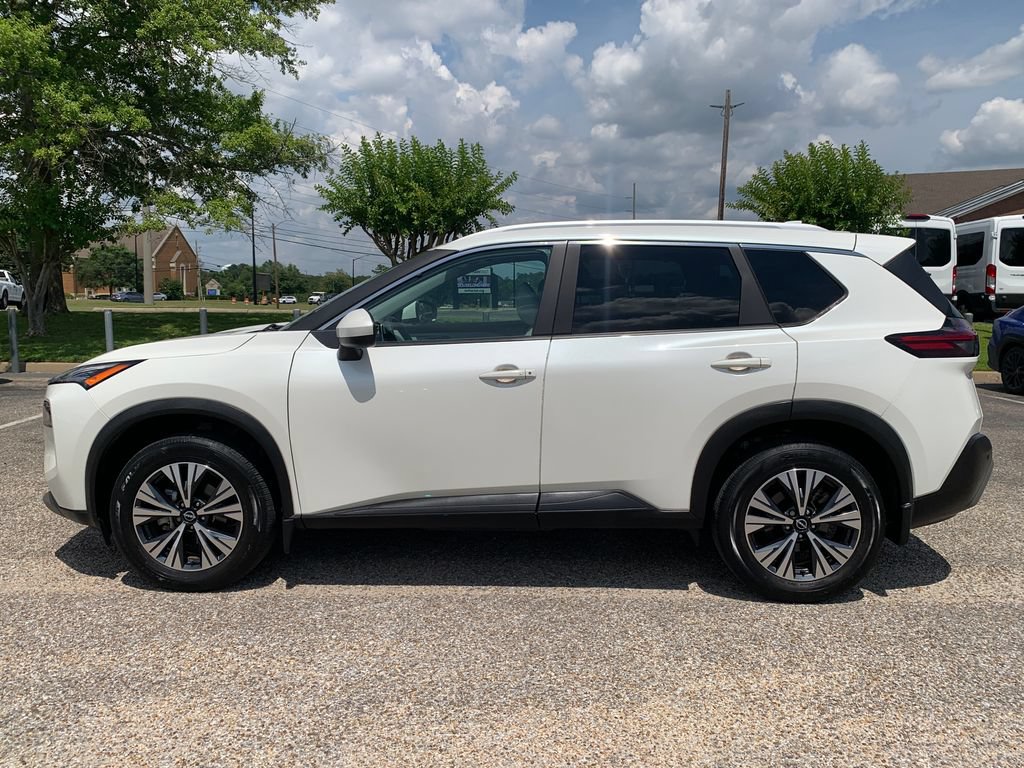 Used 2023 Nissan Rogue SV w/ SV Premium B Package FWD image 5