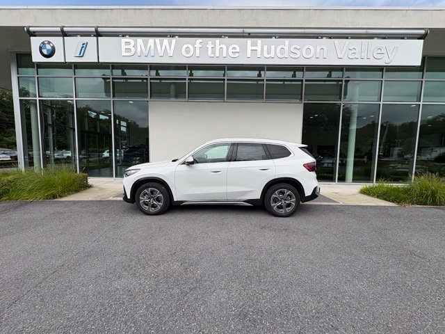 New 2027 BMW X1 xDrive28i AWD/4WD image 1