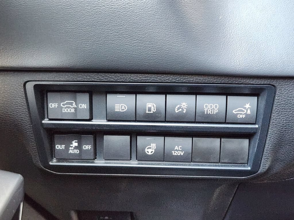 Used 2023 Toyota Sequoia Platinum AWD/4WD image 12