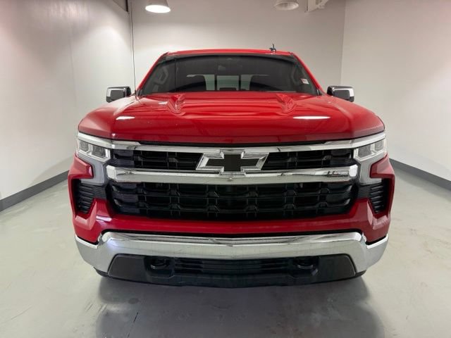 Used 2025 Chevrolet Silverado 1500 LT w/ Convenience Package II AWD/4WD image 2