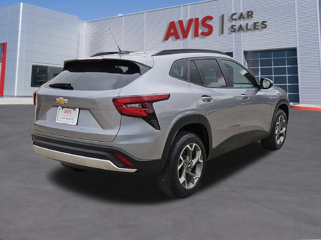 Used 2025 Chevrolet Trax LT w/ LT Convenience Package FWD image 6