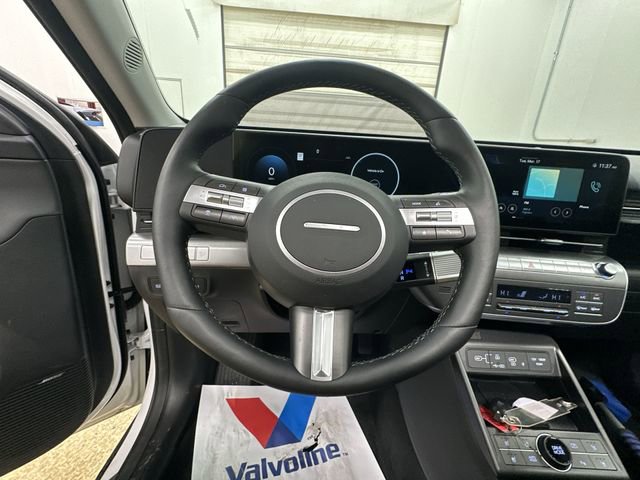 Used 2025 Hyundai Kona Limited image 12