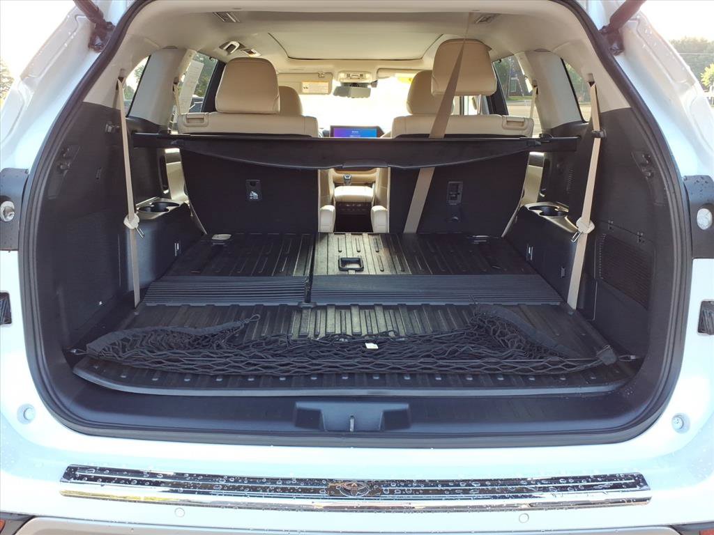 Used 2023 Toyota Highlander Platinum AWD/4WD image 10