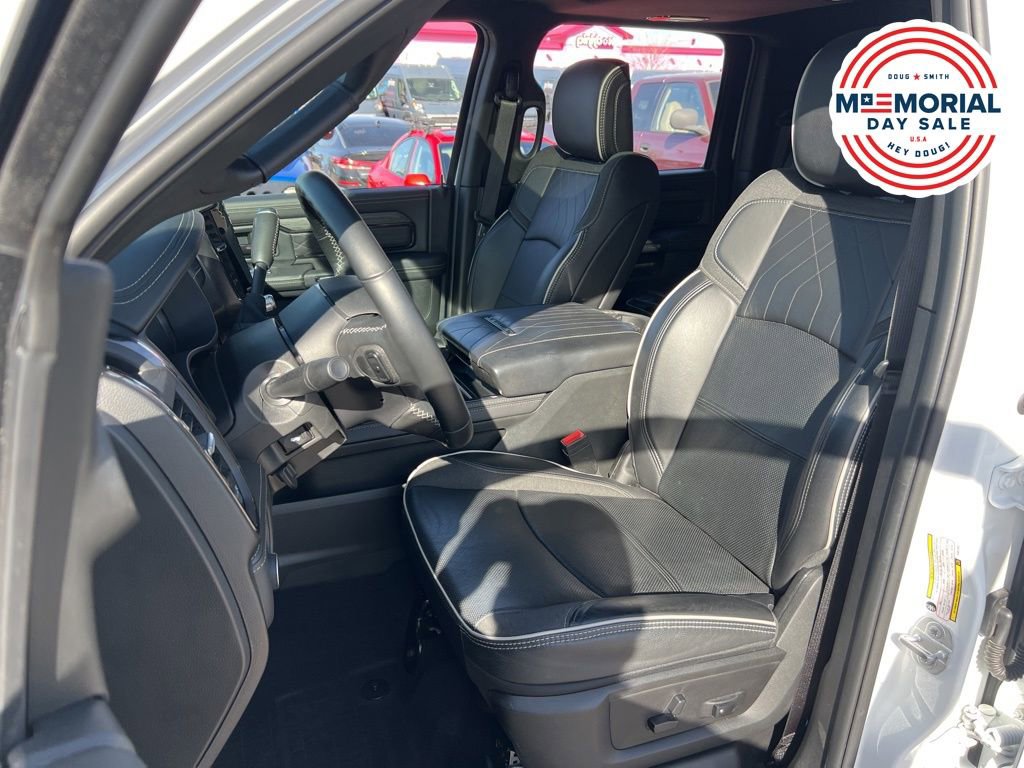 Used 2025 RAM 3500 Limited AWD/4WD image 17