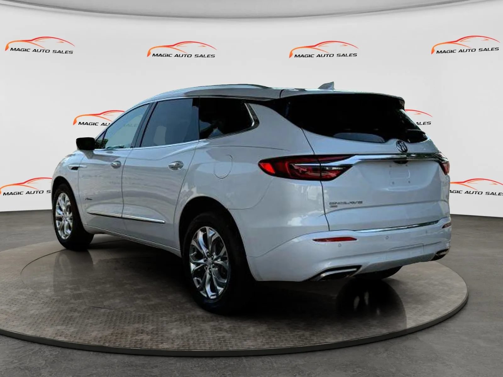 Used 2021 Buick Enclave Avenir w/ Avenir Technology Package AWD/4WD image 7