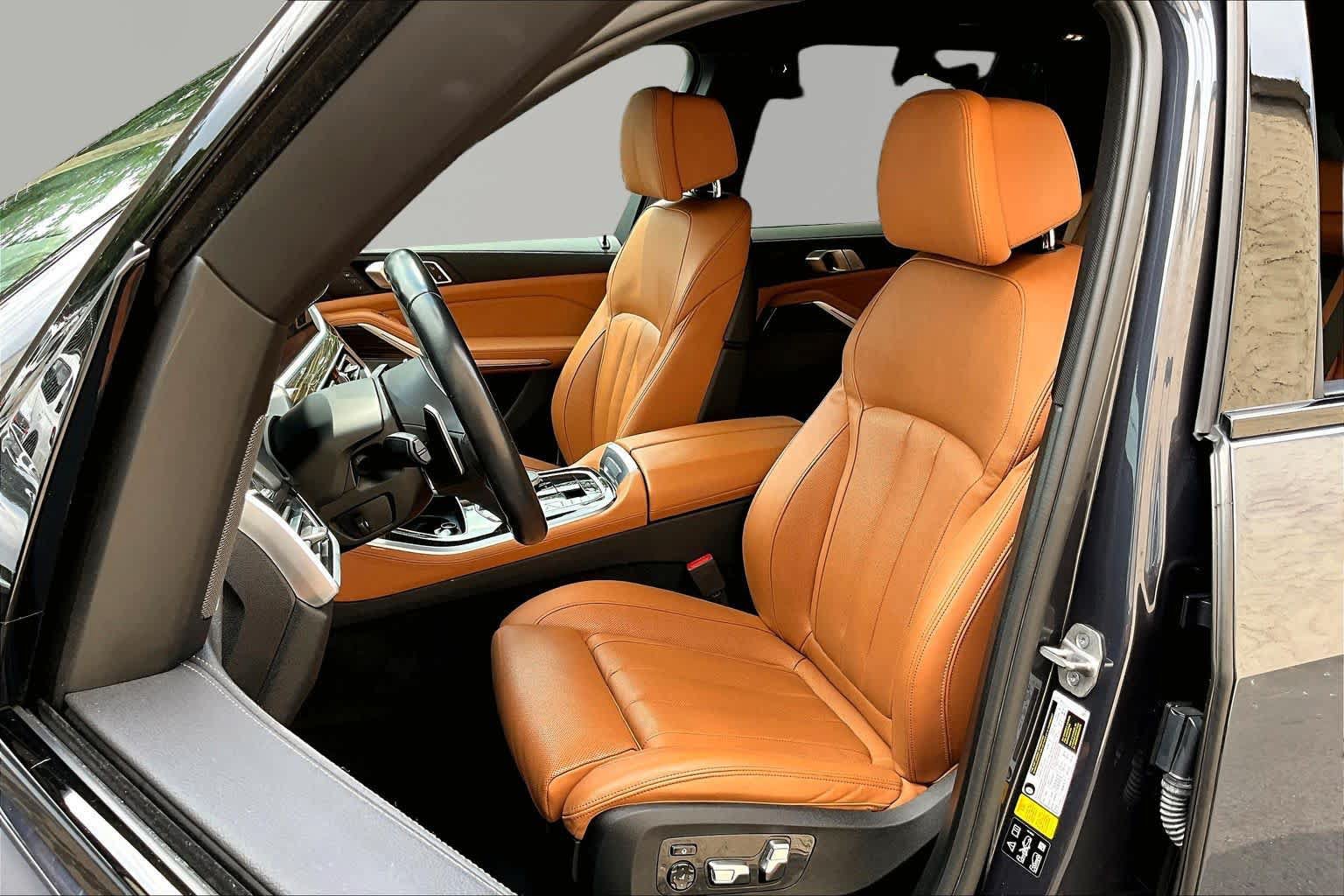 Used 2021 BMW X5 M50i w/ Premium Package AWD/4WD image 8