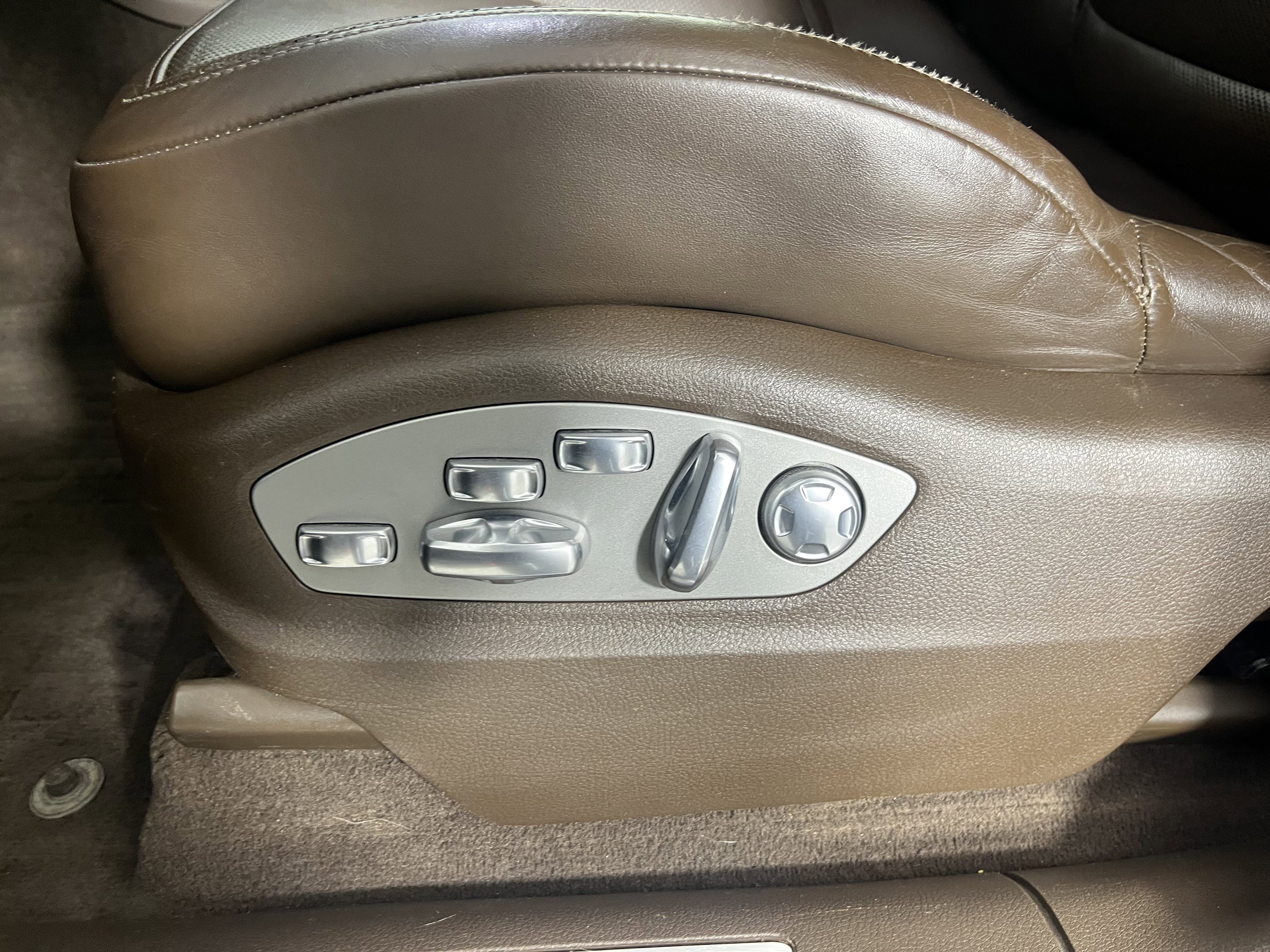 Used 2016 Porsche Macan Turbo AWD/4WD image 20