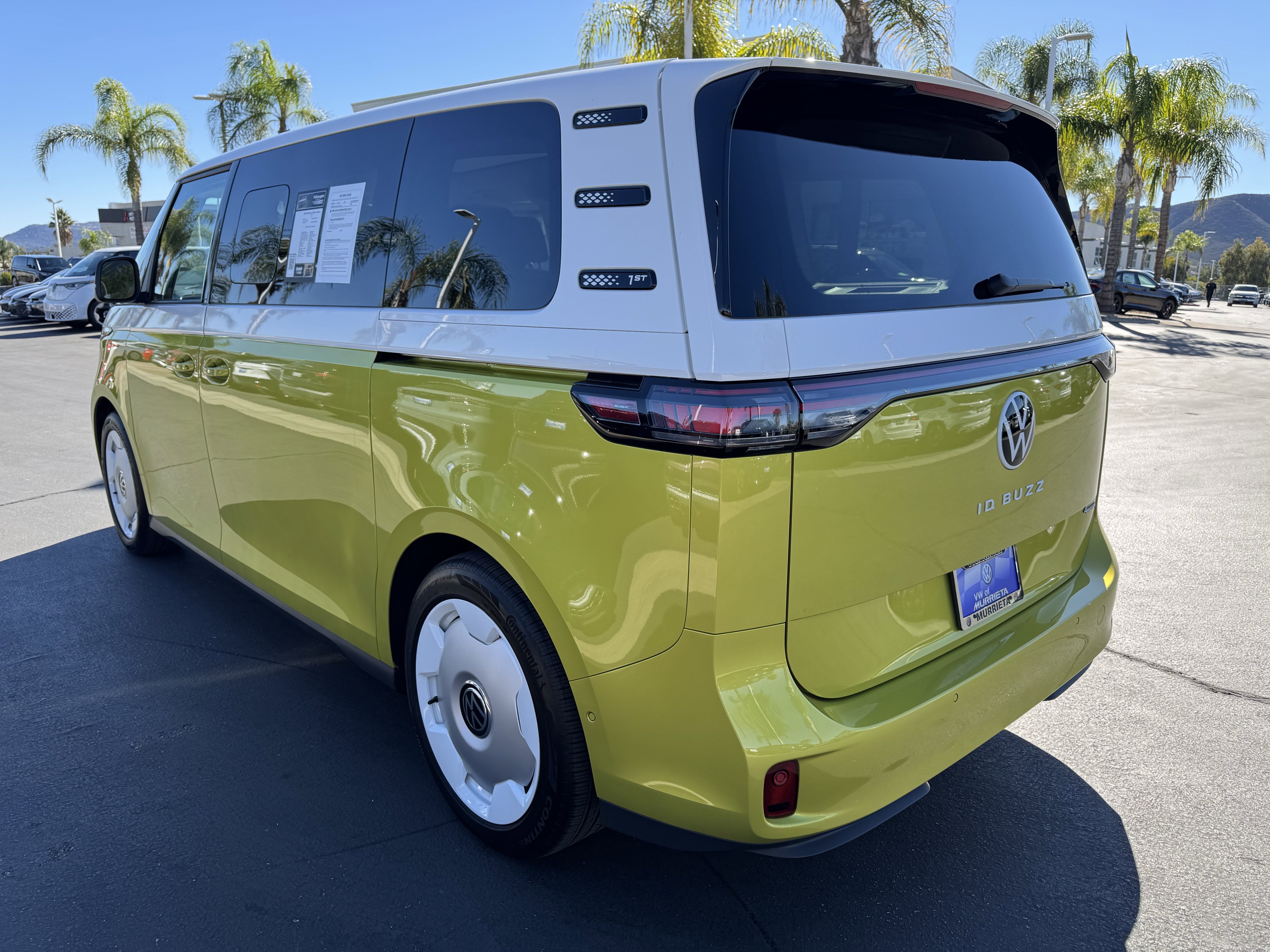 Used 2025 Volkswagen ID. Buzz 1st Edition image 8