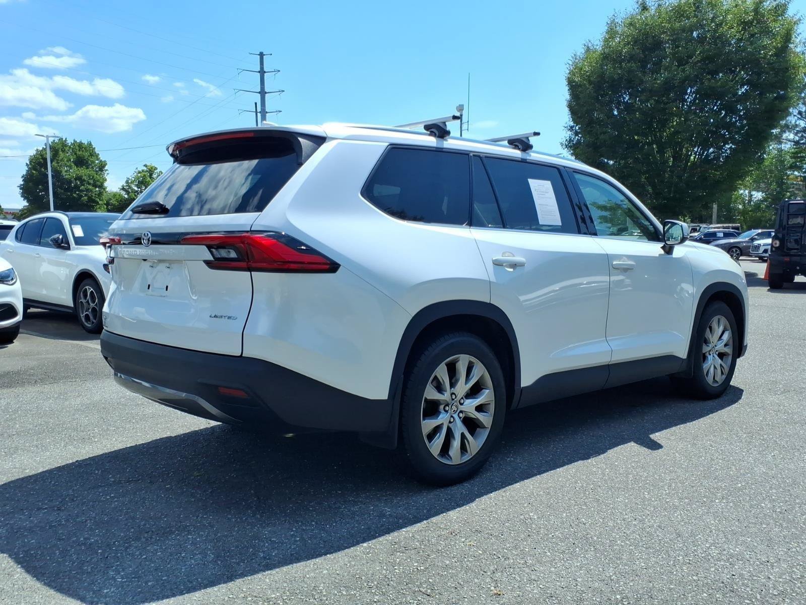 Used 2024 Toyota Grand Highlander FWD image 2