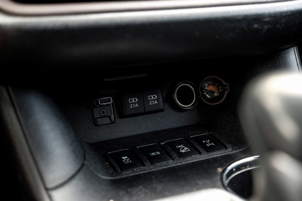 Used 2017 Toyota Highlander Plus image 34