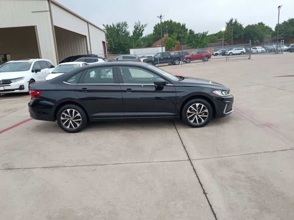 Used 2025 Volkswagen Jetta S image 7