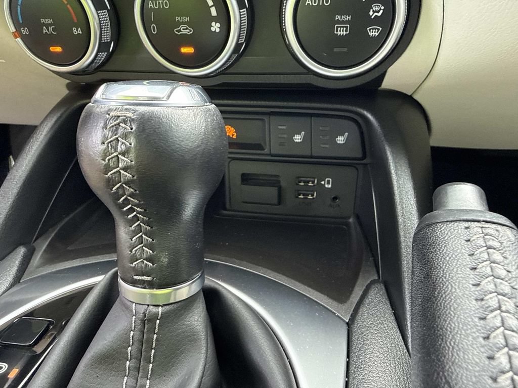 Used 2021 MAZDA MX-5 Miata RF Grand Touring RWD image 21
